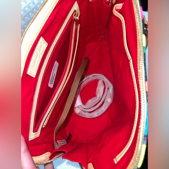 Dooney & Bourke Art Deco Zip ZipSatchel
New with tags - Picture 4 of 8